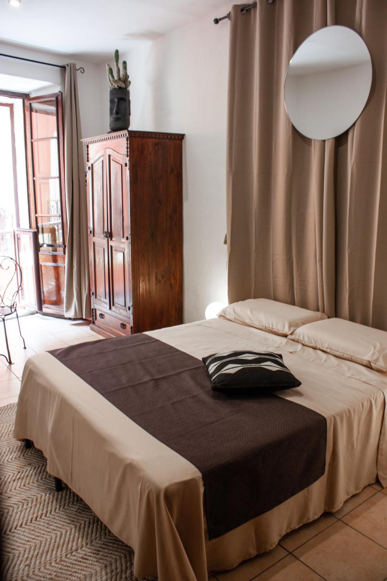 Castello'S Rooms Cagliari Ngoại thất bức ảnh