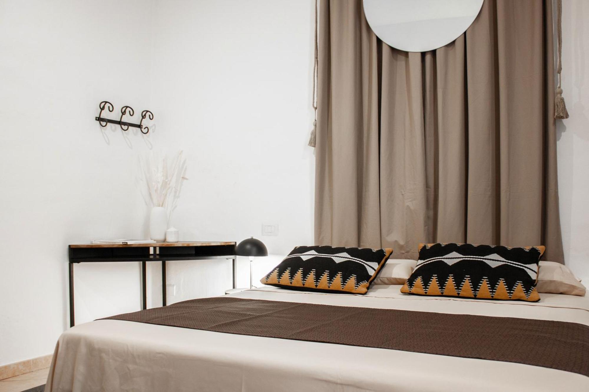 Castello'S Rooms Cagliari Ngoại thất bức ảnh